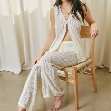 Pearl Button Textured Woven Sleeveless Top