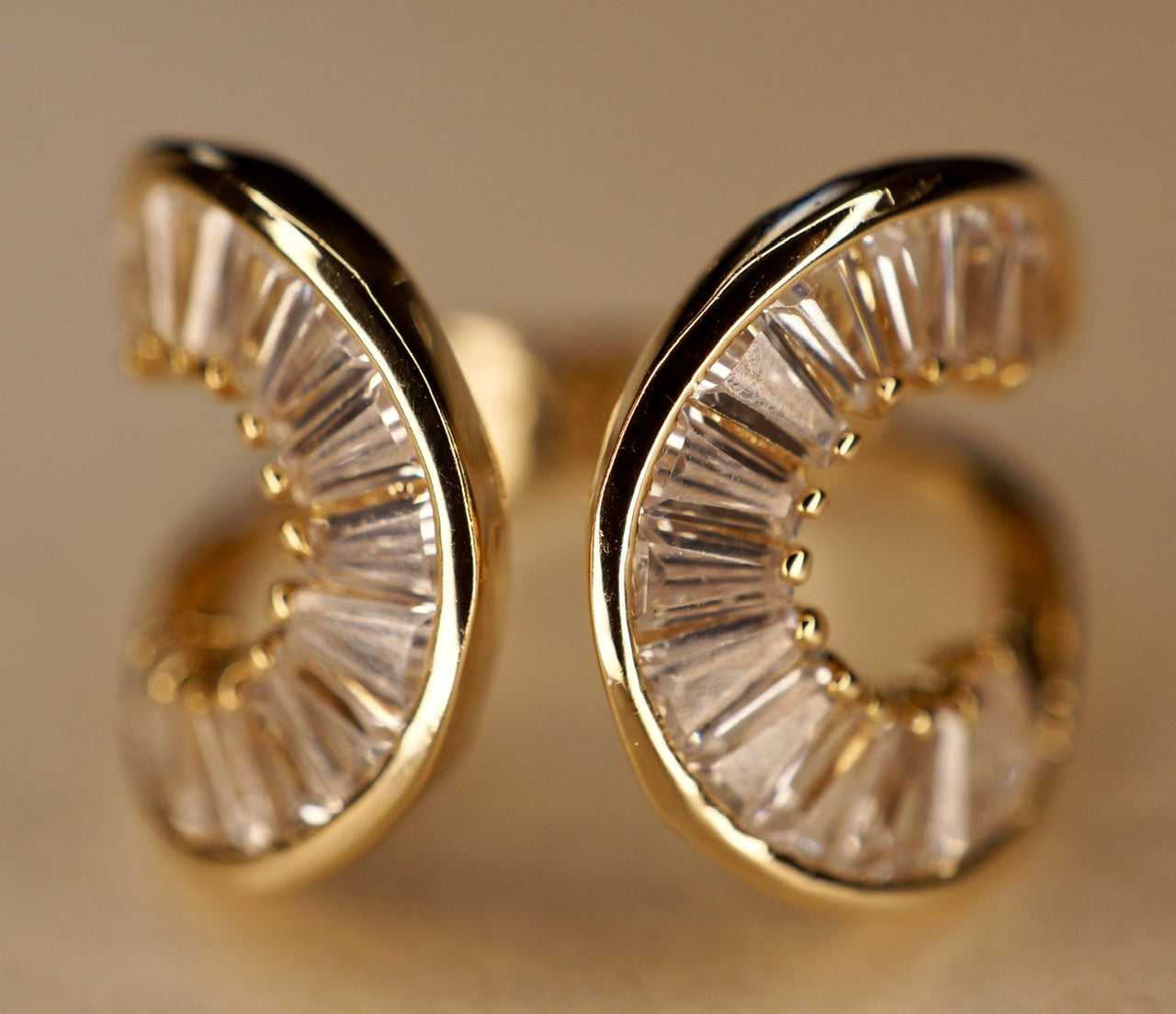 Horse Shoe Drip Gold-Plated Ring