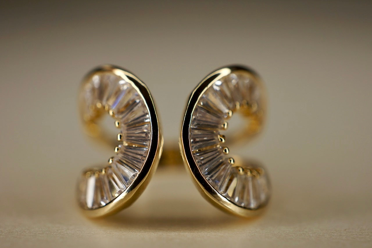 Horse Shoe Drip Gold-Plated Ring