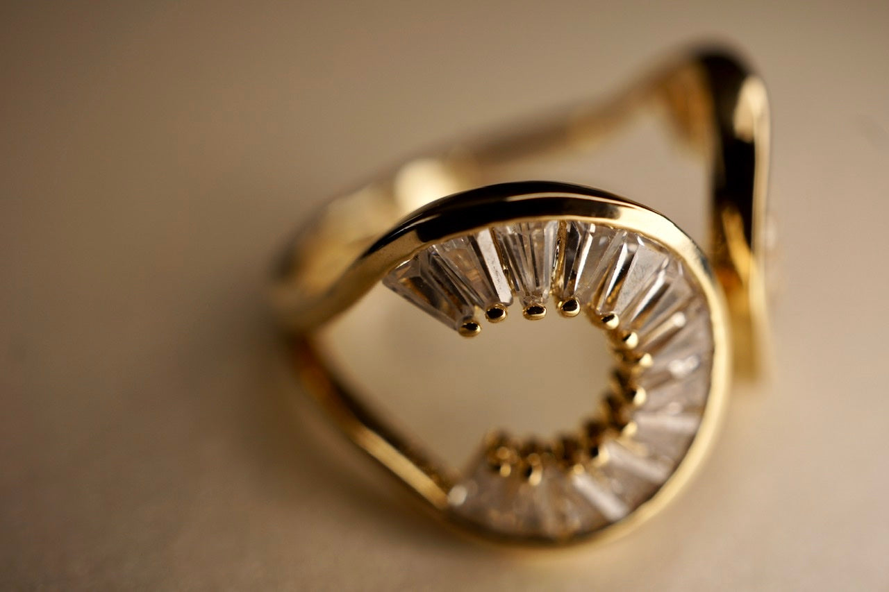 Horse Shoe Drip Gold-Plated Ring