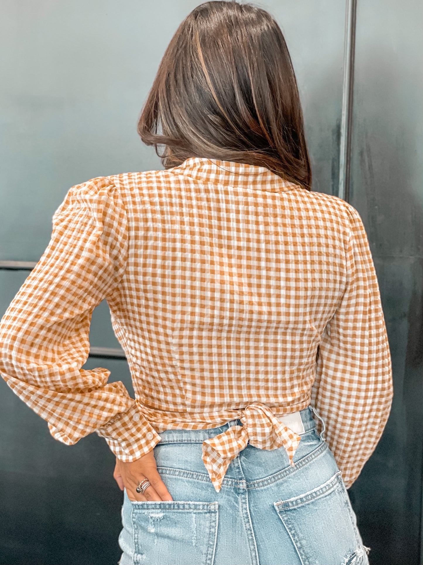 BRUNCH BABE GINGHAM TIE TOP
