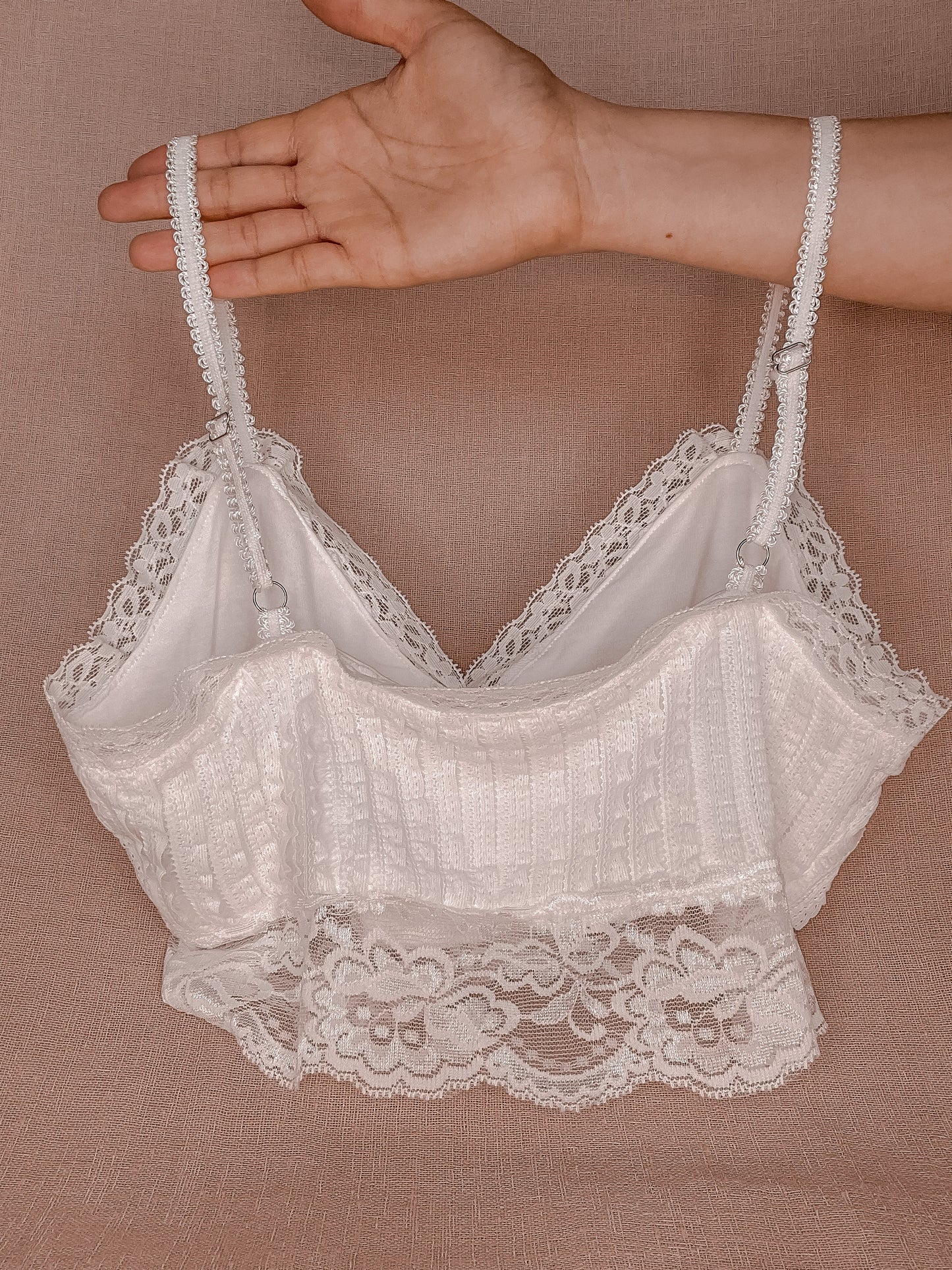 WHITE LACE BRALETTE