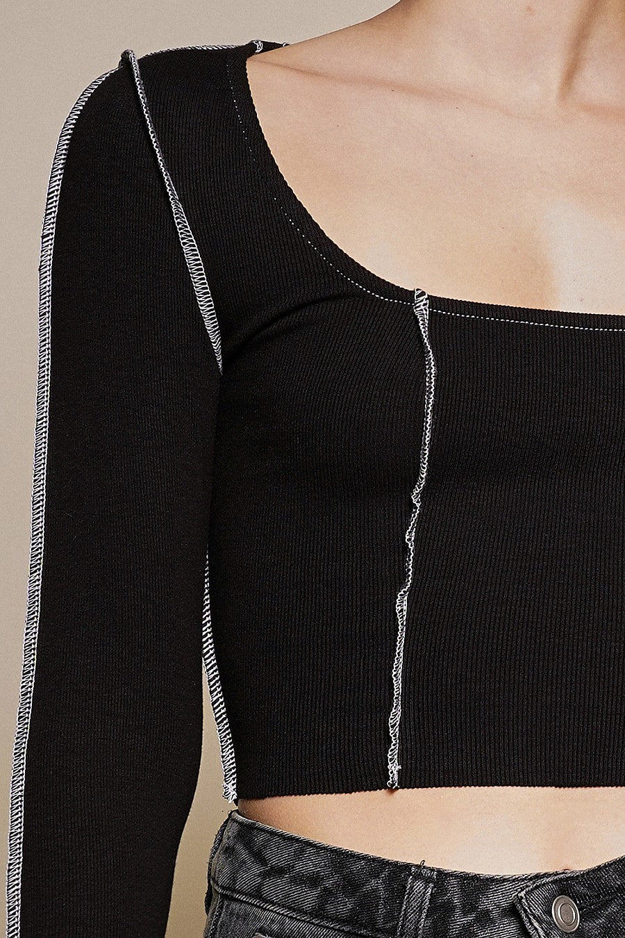 LITTLE BLACK TEE CONTRAST TOP