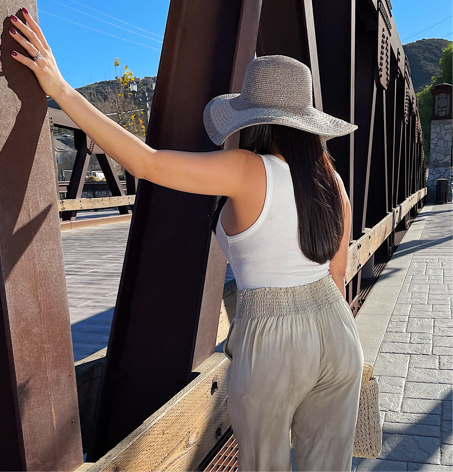 TIE THE KNOT ASYMMETRIC TANK