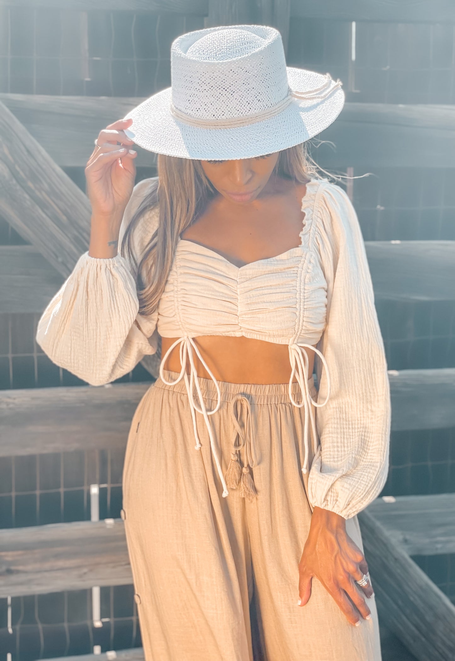 SI SEÑORITA REVERSIBLE RUCHED CROP TOP