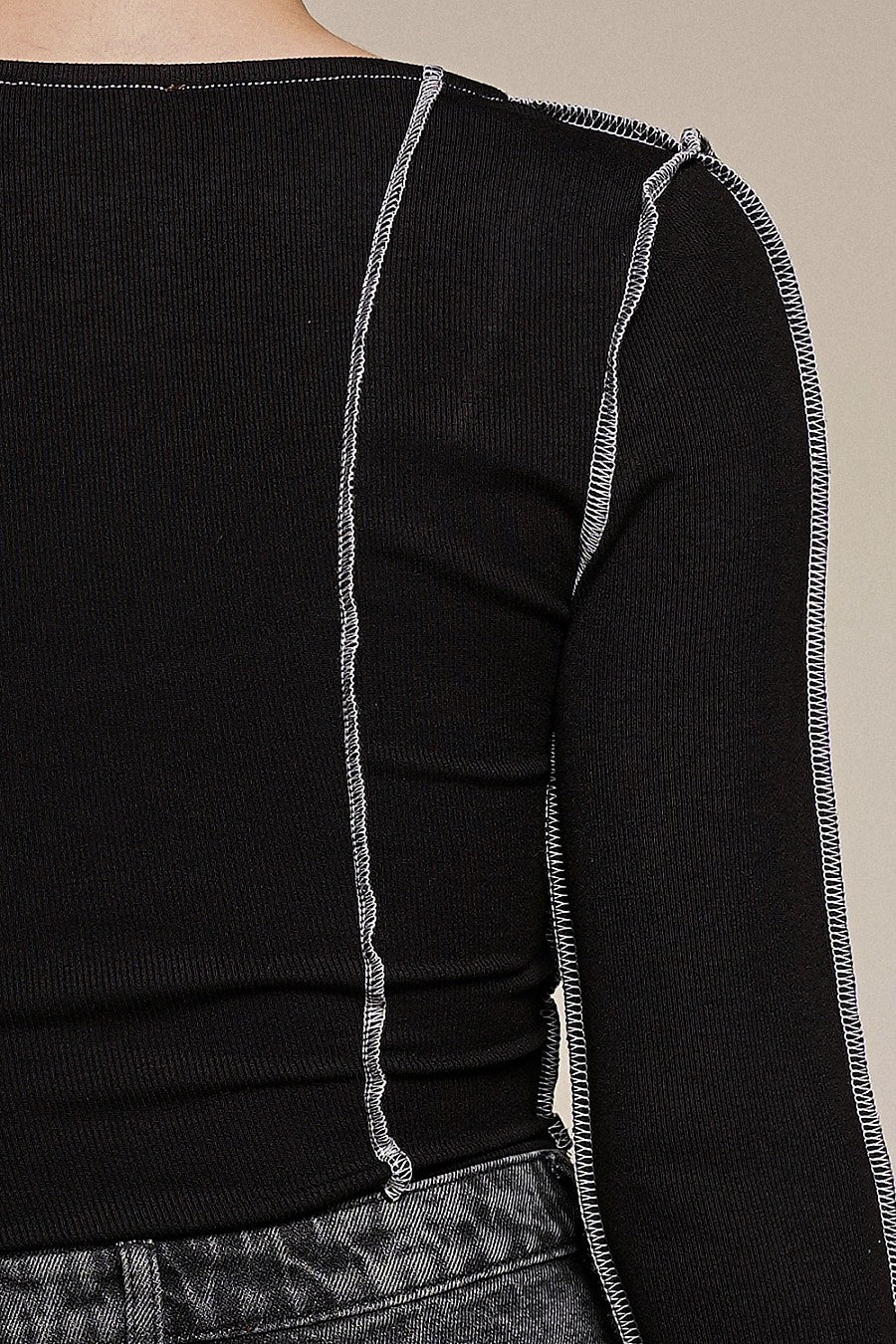 LITTLE BLACK TEE CONTRAST TOP