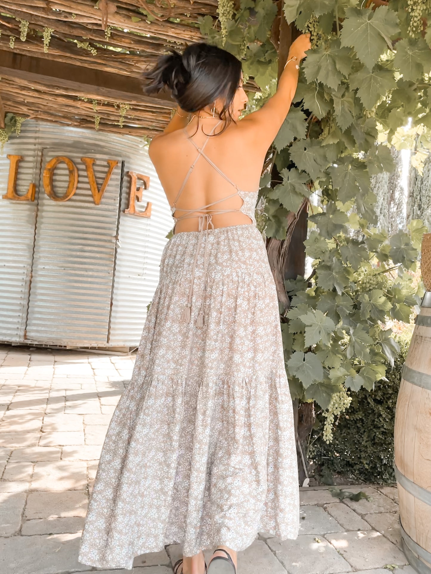 VALORY TIERED MIDI DRESS