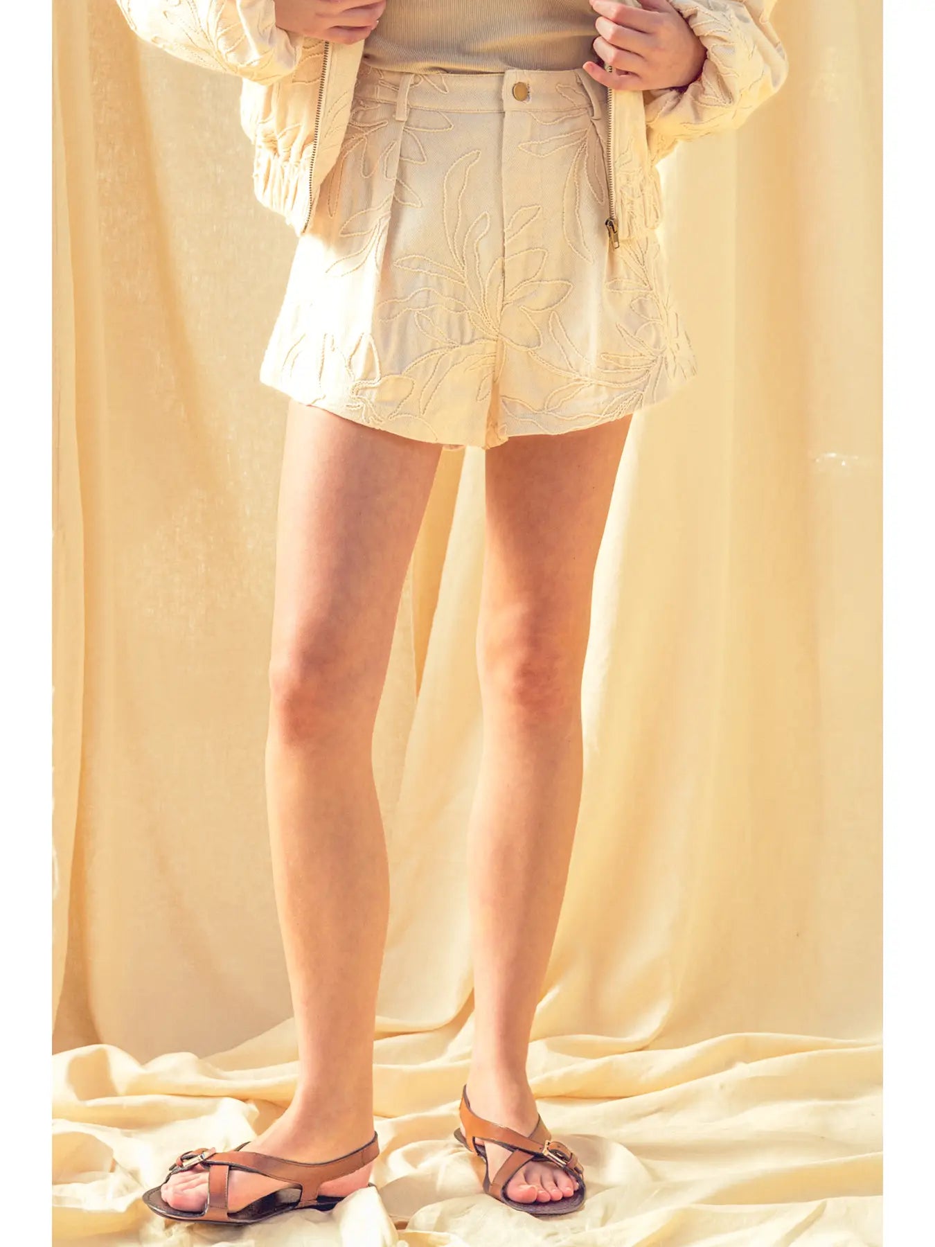 Floral Jacquard Pleated Shorts
