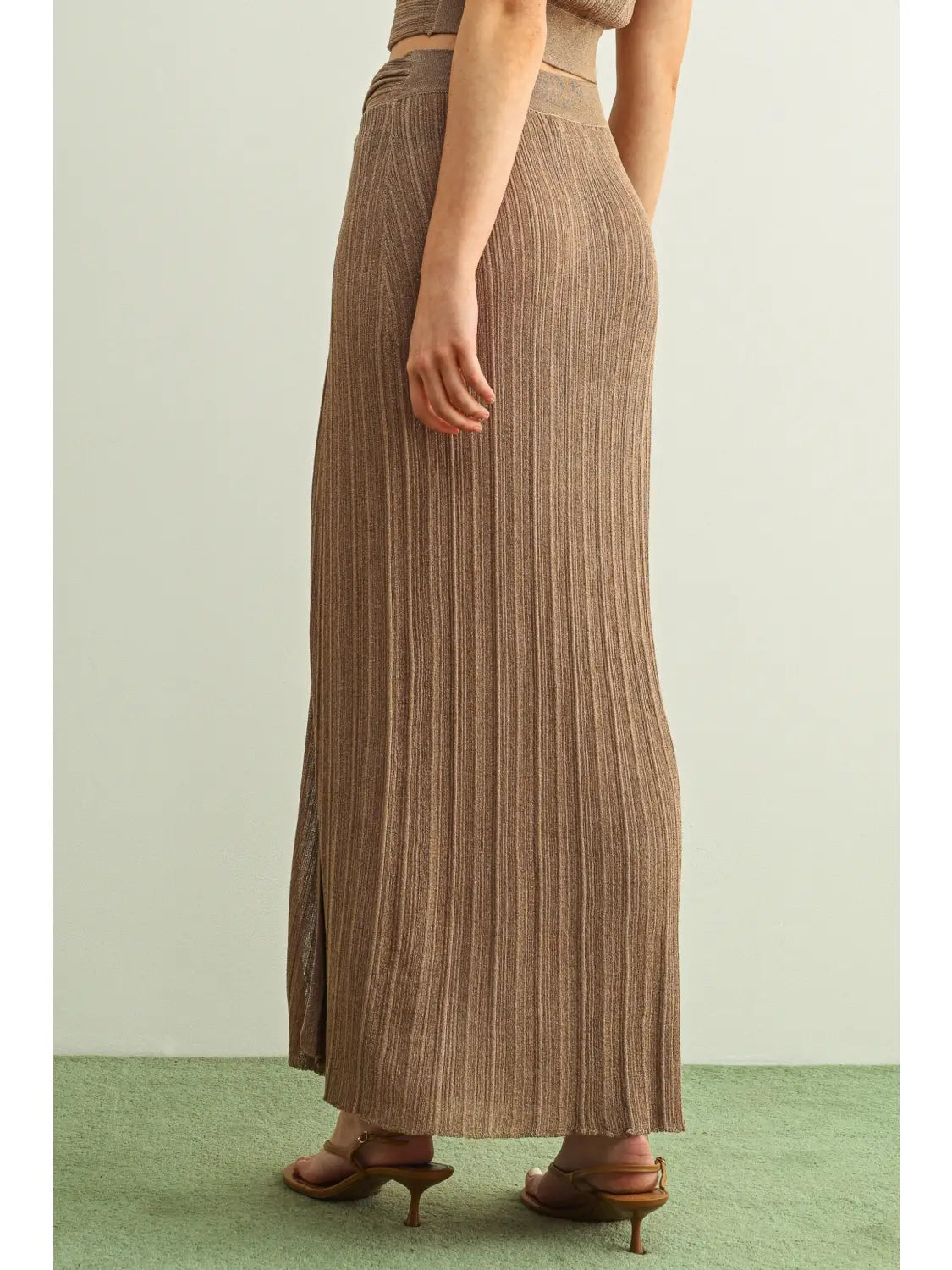 Ribbed Twist On the Side Knitted Skirt