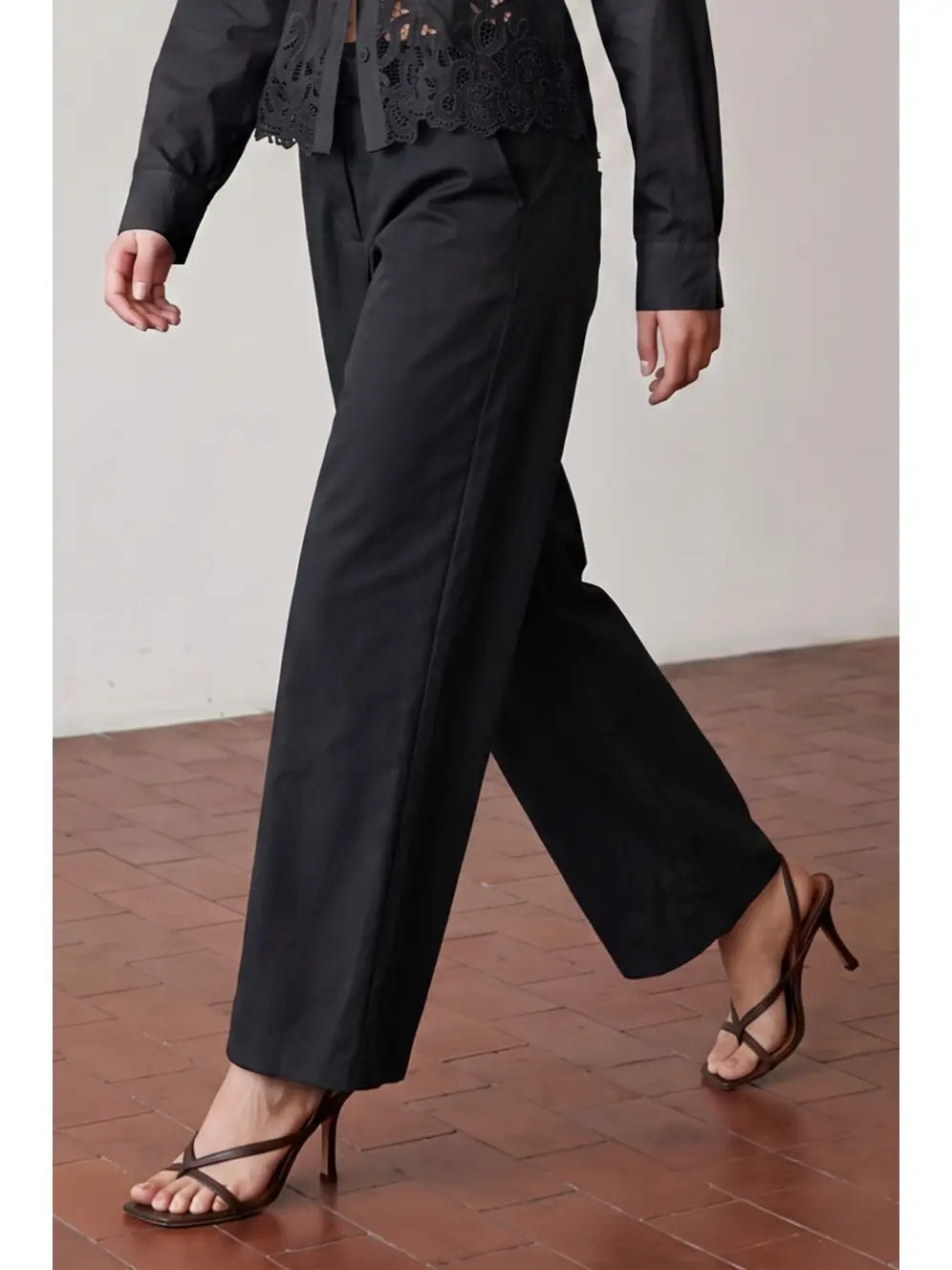 Belted Twill Barrel Pants