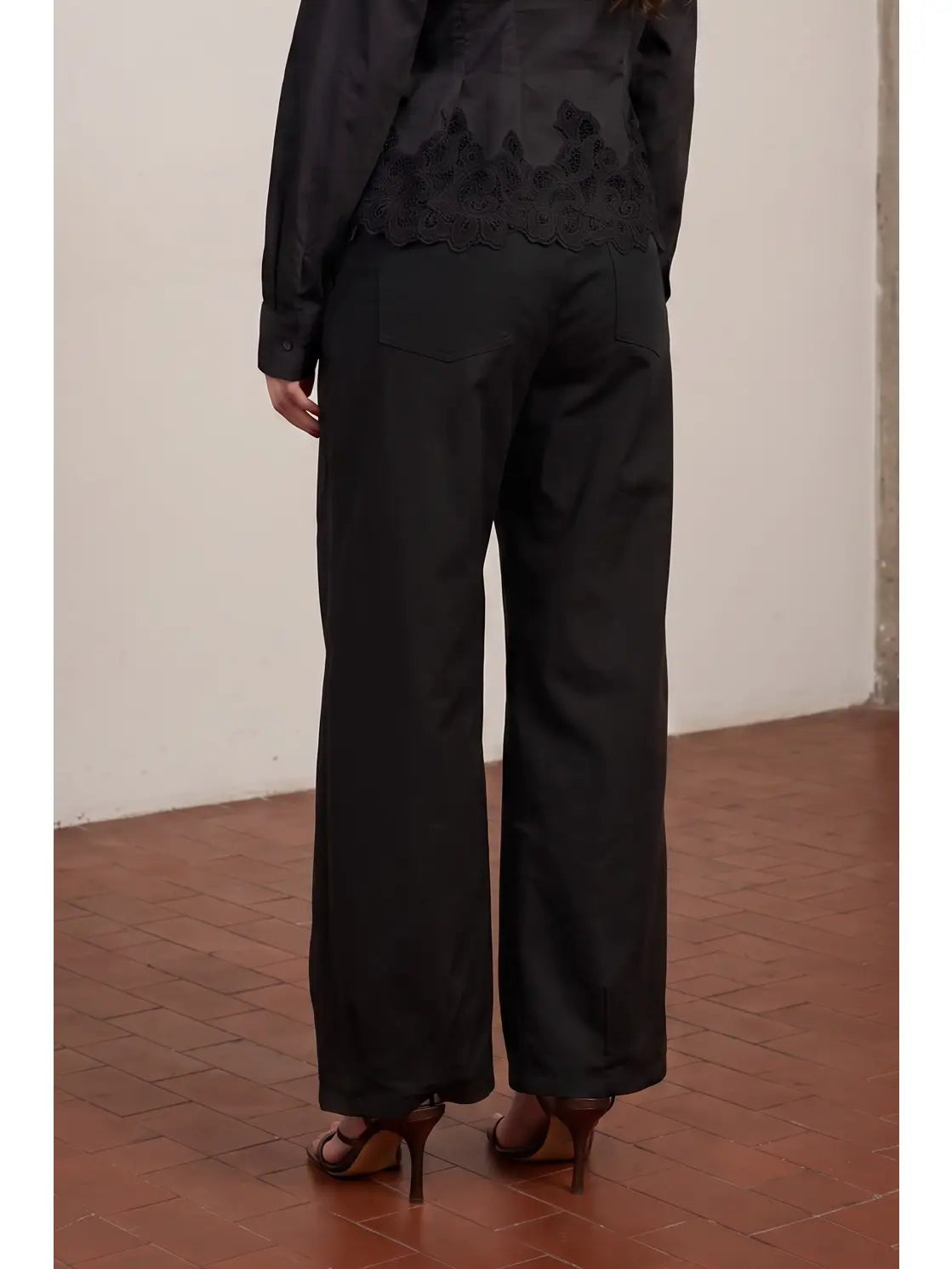 Belted Twill Barrel Pants