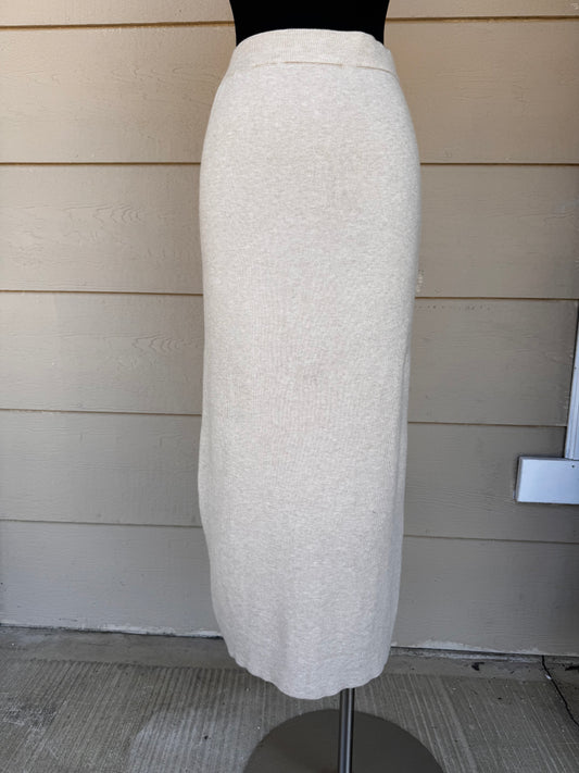 Button Bloom Knitted Skirt
