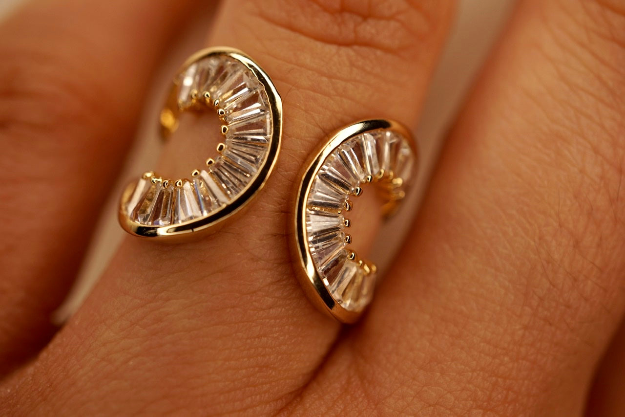 Horse Shoe Drip Gold-Plated Ring